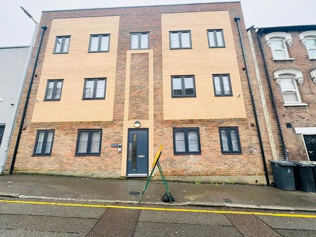 Liverpool Road, Luton LU1 1 bed flat to rent £1,000 pcm £231 pw