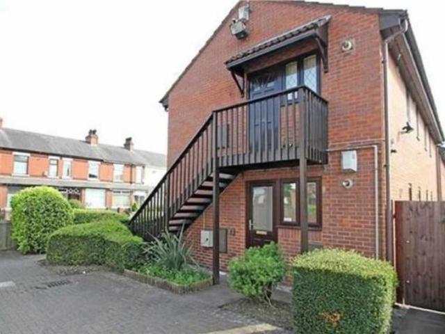 Liverpool Road, Manchester M44, 1 bed flat to rent, £800 pcm | PrimeLocation