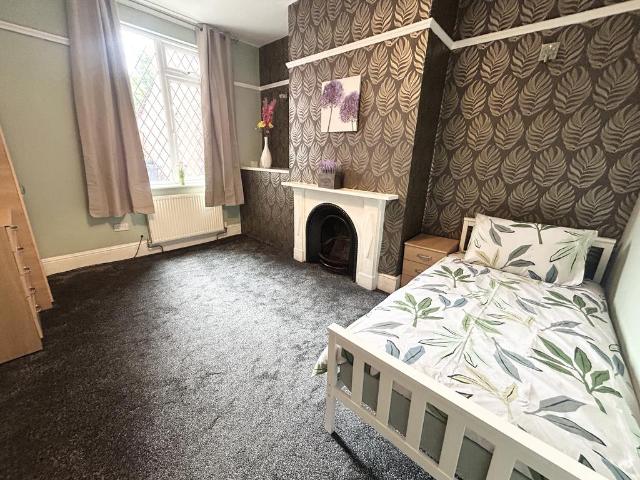 Liverpool Road, Manchester, M30 1 bed in a house share to rent £595 pcm £137 pw