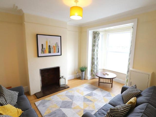 Liverpool Road, Newcastle under Lyme. 4 bed terraced house to rent £1,516 pcm £350 pw