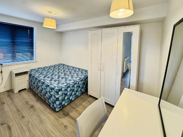 Liverpool Road, Newcastle under Lyme. 1 bed in a house share to rent £450 pcm £104 pw