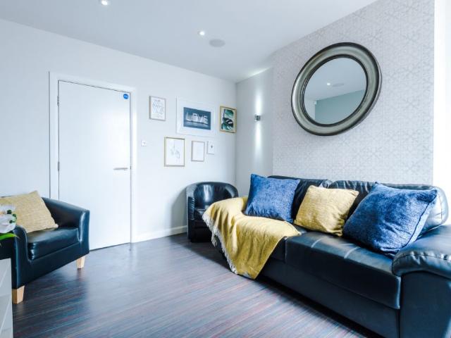 Liverpool Road, Newcastle Under Lyme ST5, 5 bed terraced house to rent, £364 pppm | PrimeLocation