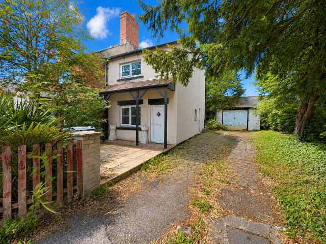 Liverpool Road South, Burscough, L40 2 bed semi detached house to rent £900 pcm £208 pw