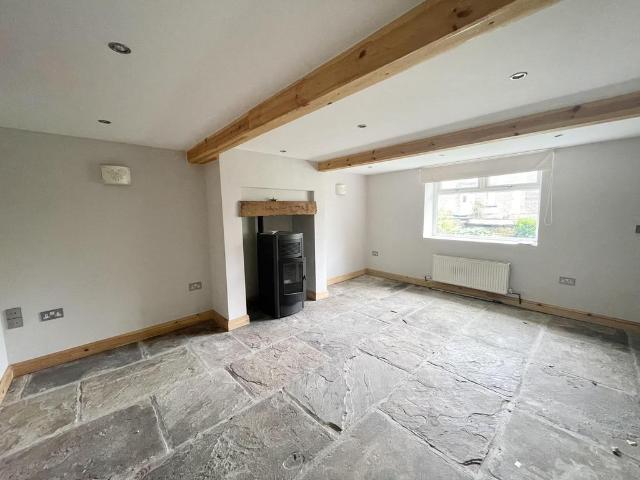 Liversedge Row, Bradford, West. 2 bed house to rent £695 pcm £160 pw