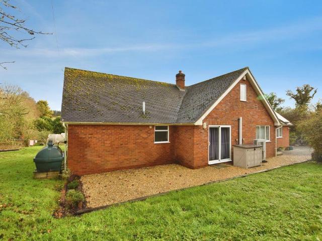 Livery Road, Winterslow *BILLS. 1 bed apartment to rent £895 pcm £207 pw