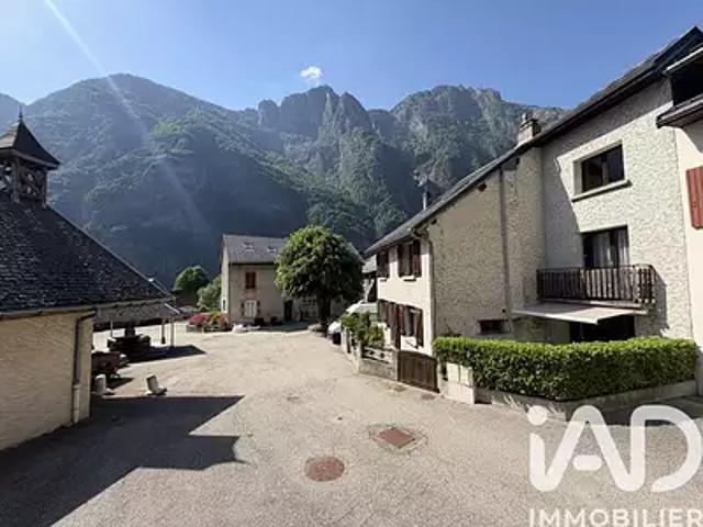 Livet et Gavet 38220 Achat / Vente maison 8 pièces t8 terrasse cave