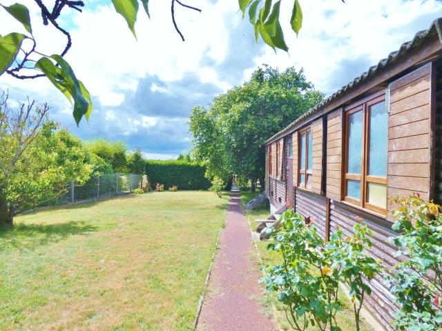 Livilliers, maison 4 chambres, 110 m2 utiles, s/sol total, terrain 800 m2.