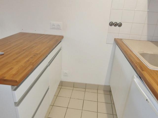 LIVILLIERS Maison F2 34,99 m2 au sol Place stationneme