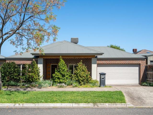 Living And Entertaining Appeal In A Prime Family Setting