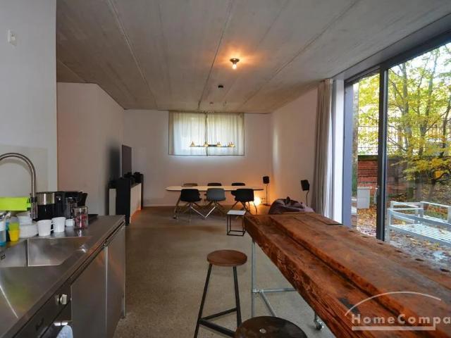 Living and working loft near main train station