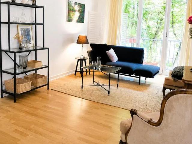 Living at Kuhmühlenteich: Furnished 3 Room Apartment in Hamburg Eilbek