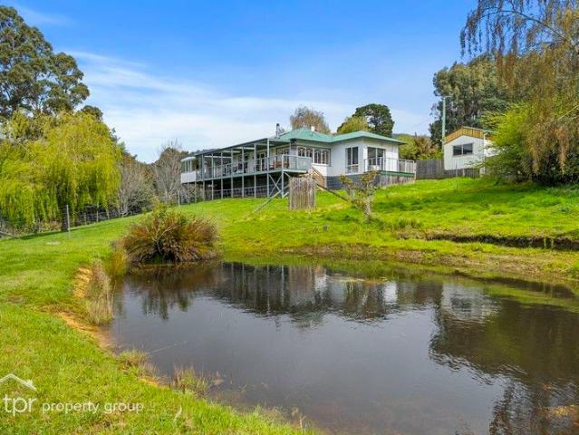 Living at 'Riverbank'