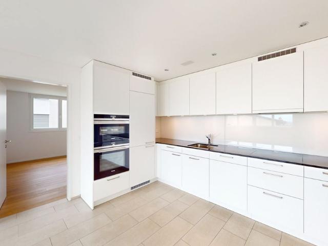 Spacious apartment with seating area