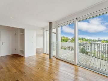 Living dream with a view: 3.5 room apartment with loggia and balcony