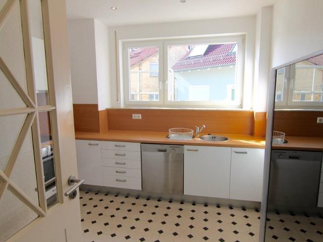 Living in a Belletage close to Heusteigviertel Building and apartment is a cultural monument