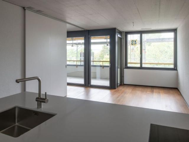 Living in a prime location directly on the Aare