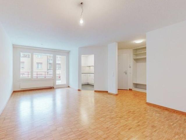 Living in a quiet and sunny central location