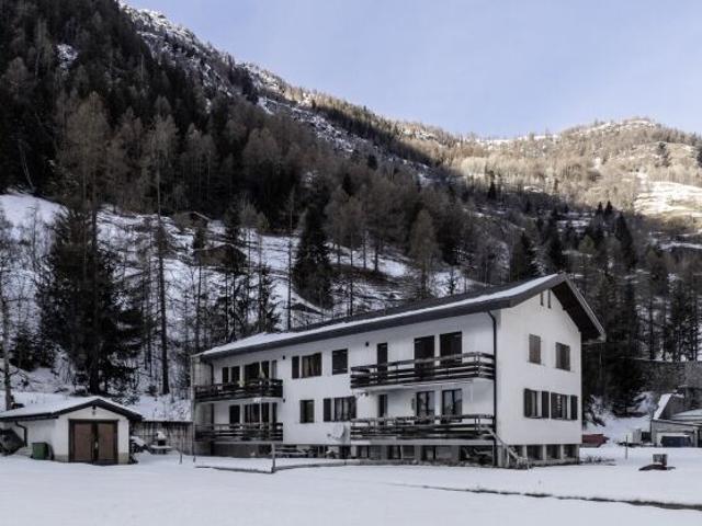 Living in nature in Valais