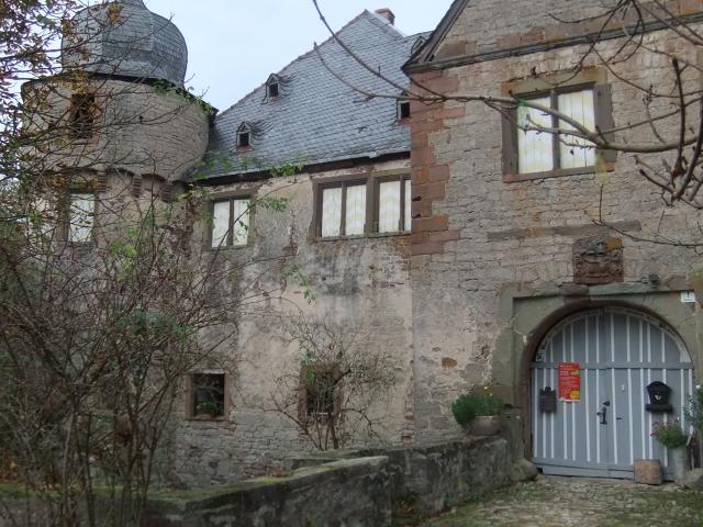 Living in the former moated castle from 1565