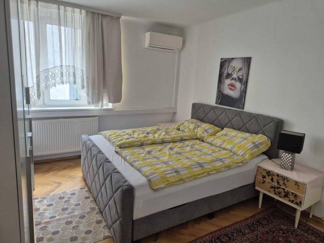 LIVING IN THE HEART OF VIENNA WOHNEN IM HERZEN WIENS 5. STOCK KLIMAANLAGE