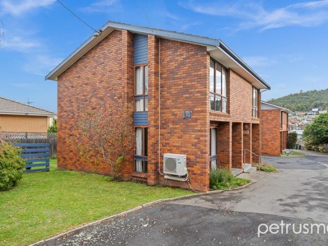 Living is easy in this prime Lindisfarne location