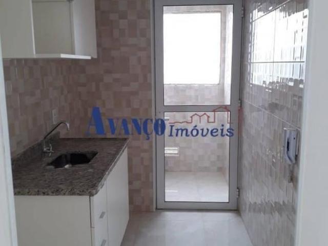 Living Itirapina Lindo apartamento com armários