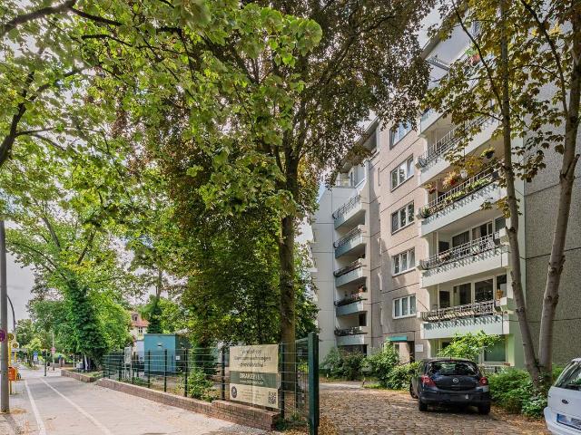 Living on Drakestraße – Modern Apartment in Green Steglitz Zehlendorf, Berlin Amsterdam Apartments for Rent
