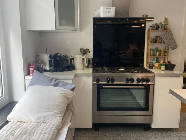 Living like in a house – furnished 4 room apartment with garden & fireplace in Lindenthal optionally take over