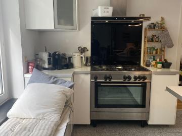 Living like in a house – furnished 4 room apartment with garden & fireplace in Lindenthal optionally take over
