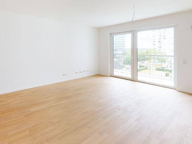Living Lyon: Moderne 3 Zimmer Wohnung mit EBK