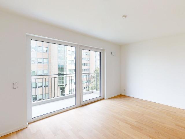 Living Lyon: Moderne 3 Zimmer Wohnung mit EBK