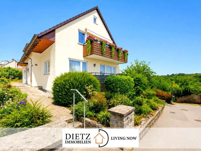 LIVING NOW im geräumigen Zweifamilienhaus mit Weitblick über das Murrtal