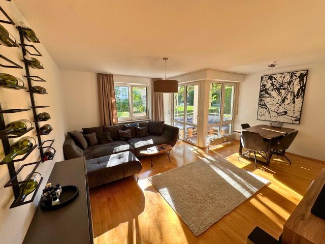 Living next to Schwabinger Sea | Comfortable 2 Room Apartment in Schwabing, Munchen Amsterdam Apartments for Rent