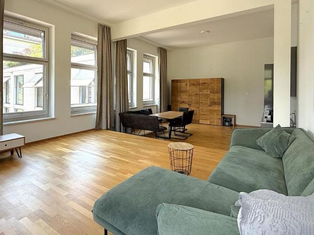 Living with character – Furnished apartment in the historic Stoffelareal