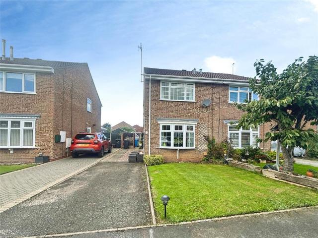 Livingstone Avenue, Staffordshire WV6 2 bed semi detached house to rent £1,100 pcm £254 pw
