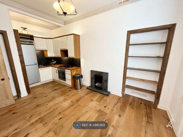 Livingstone Place, Edinburgh EH9, 2 bed flat to rent, £1,400 pcm | PrimeLocation