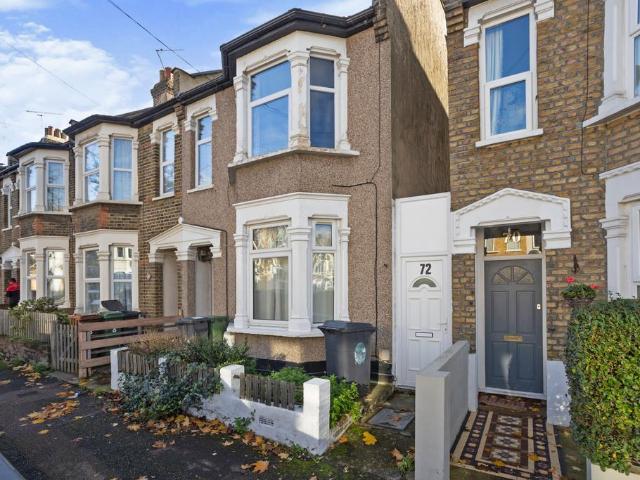 Livingstone Road, E17 1 bed flat to rent £1,450 pcm £335 pw