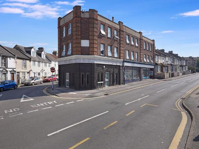 Livingstone Road, Gillingham 1 bed flat to rent £750 pcm £173 pw