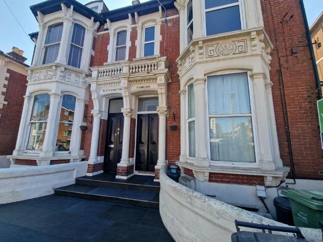 Livingstone Road, Hampshire PO5 2 bed apartment to rent £1,100 pcm £254 pw