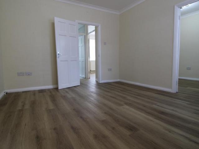 Livingstone Road, Southall UB1 2 bed maisonette to rent £1,900 pcm £438 pw