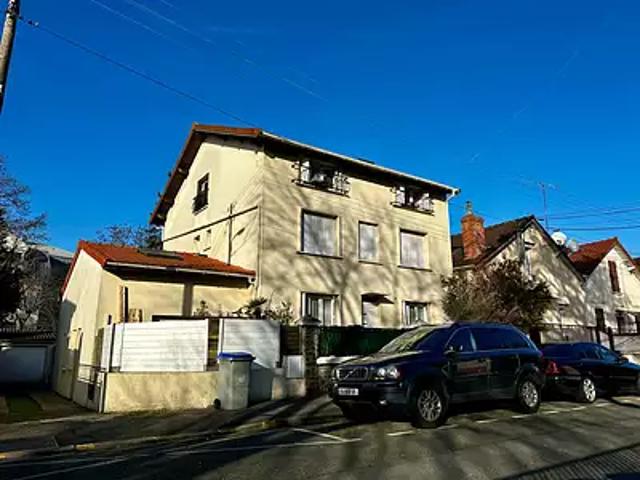 Livry Gargan 93190 Location appartement 1 pièce t1 au dernier étage