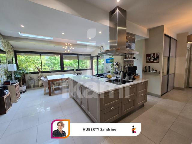Livry Gargan, secteur Jacob grande maison de 220 m2 idéal ar. 220m² Livry Gargan