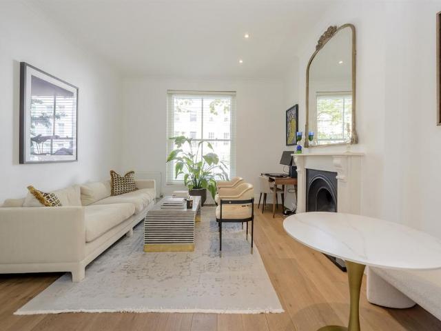 Lizmans Terrace, Earls Court Road. 1 bed flat to rent £5,417 pcm £1,250 pw