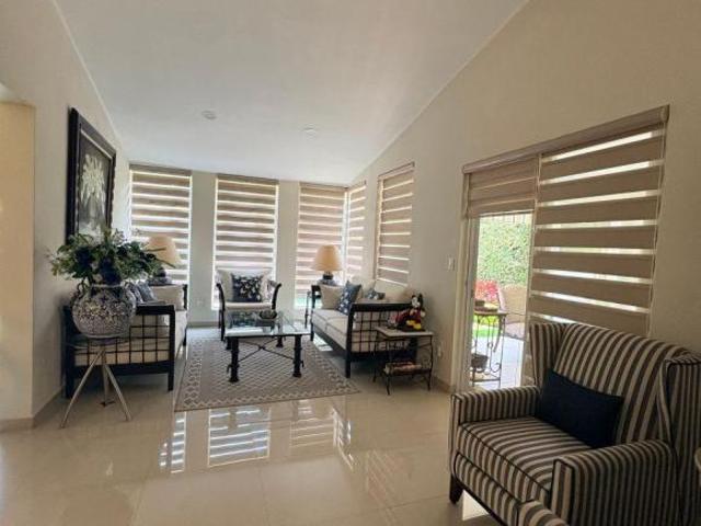 Lomas de Cortes, casa en venta en un nivel en fraccionamiento