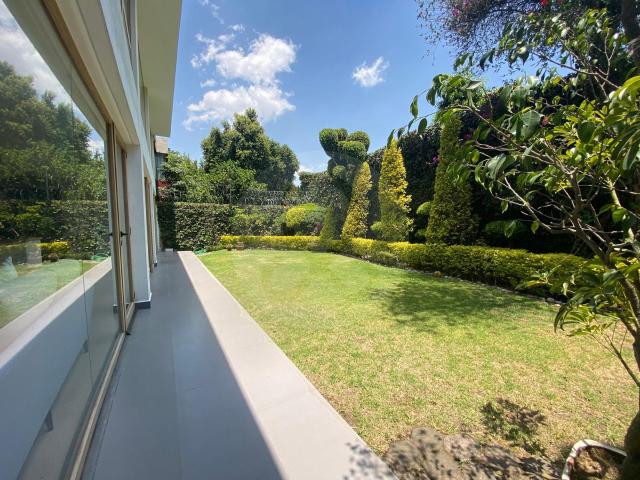 Lomas de la Herradura, Casa REMODELADA a la venta en cerrada Plazuela de Plateros MC
