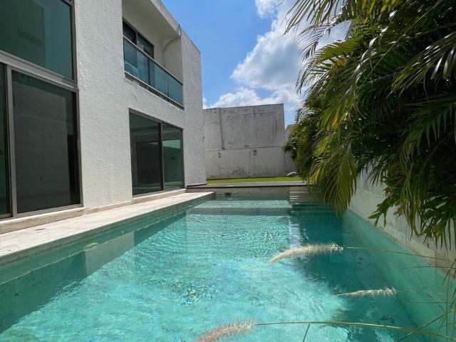 Lomas del Sol, Hermosa Casa en VENTA y RENTA de 3 rec?maras, amplio jard?n con alberca y terraza