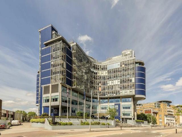Lombard Road, London SW11 2 bed flat to rent £3,445 pcm £795 pw