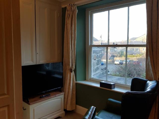 Lombard St | Studio townhouse for rent #147877932 | Rentberry