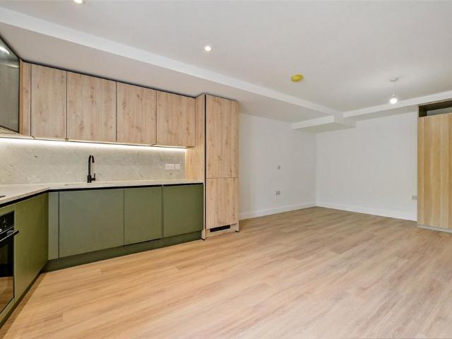 Lombard Street, Bedminster, Bristol, BS3 1 bed apartment to rent £1,350 pcm £312 pw