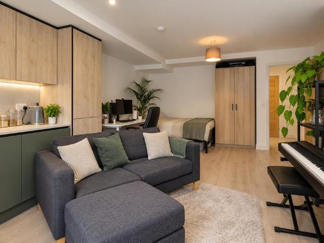 Lombard Street, Bristol BS3 Studio to rent £1,350 pcm £312 pw